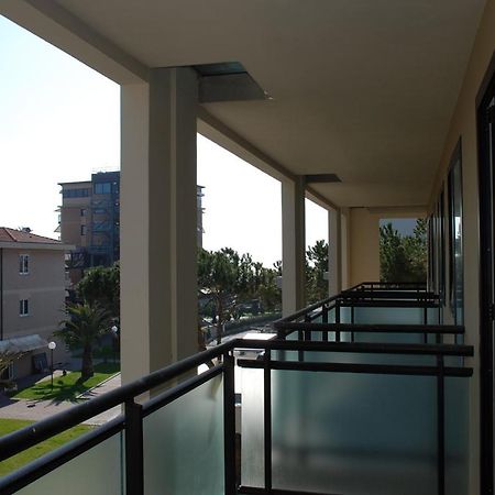 Hotel Caesar Residence & Spa ليدو دي كامايوري المظهر الخارجي الصورة