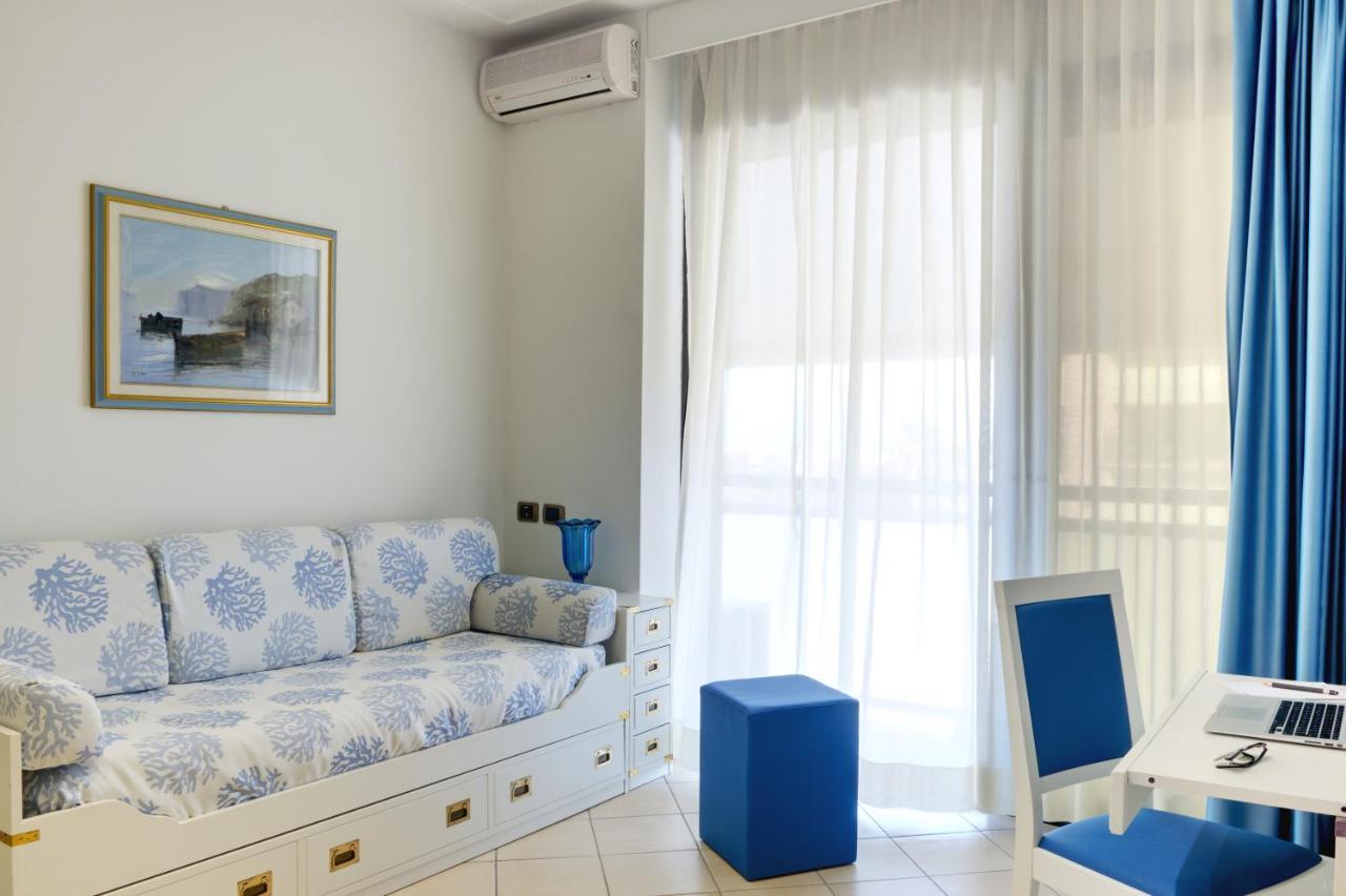 Hotel Caesar Residence & Spa ليدو دي كامايوري المظهر الخارجي الصورة
