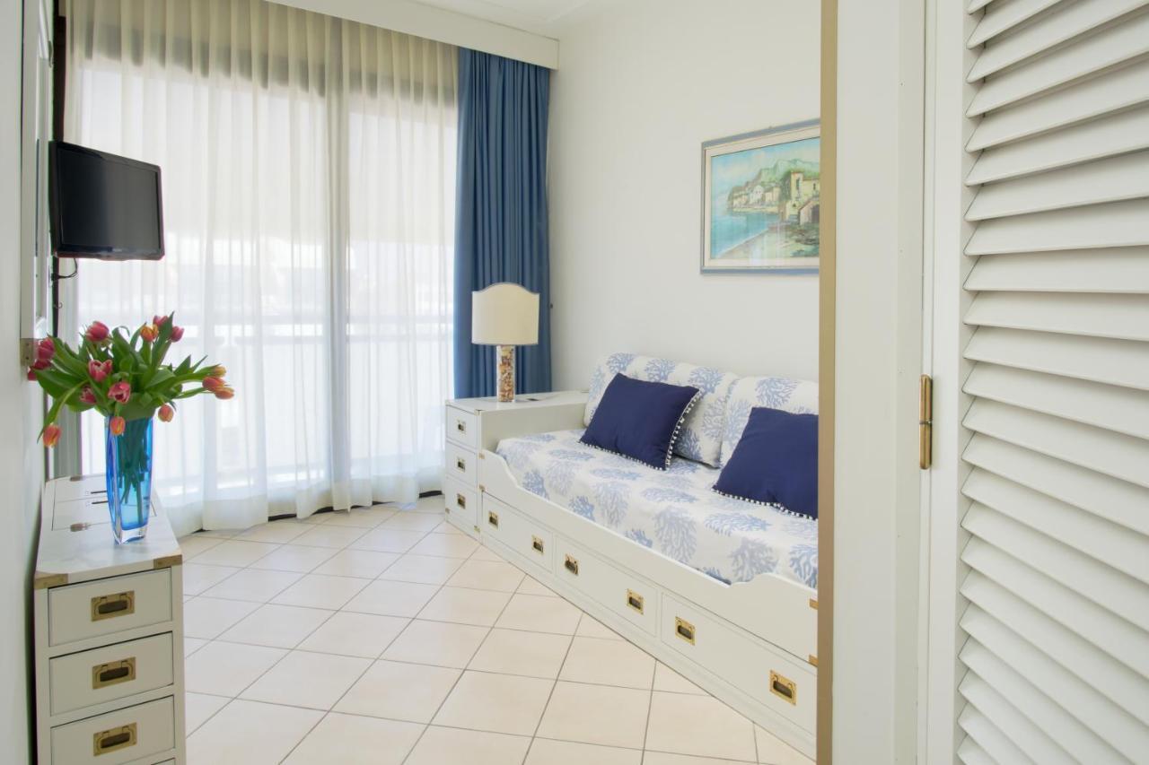 Hotel Caesar Residence & Spa ليدو دي كامايوري المظهر الخارجي الصورة