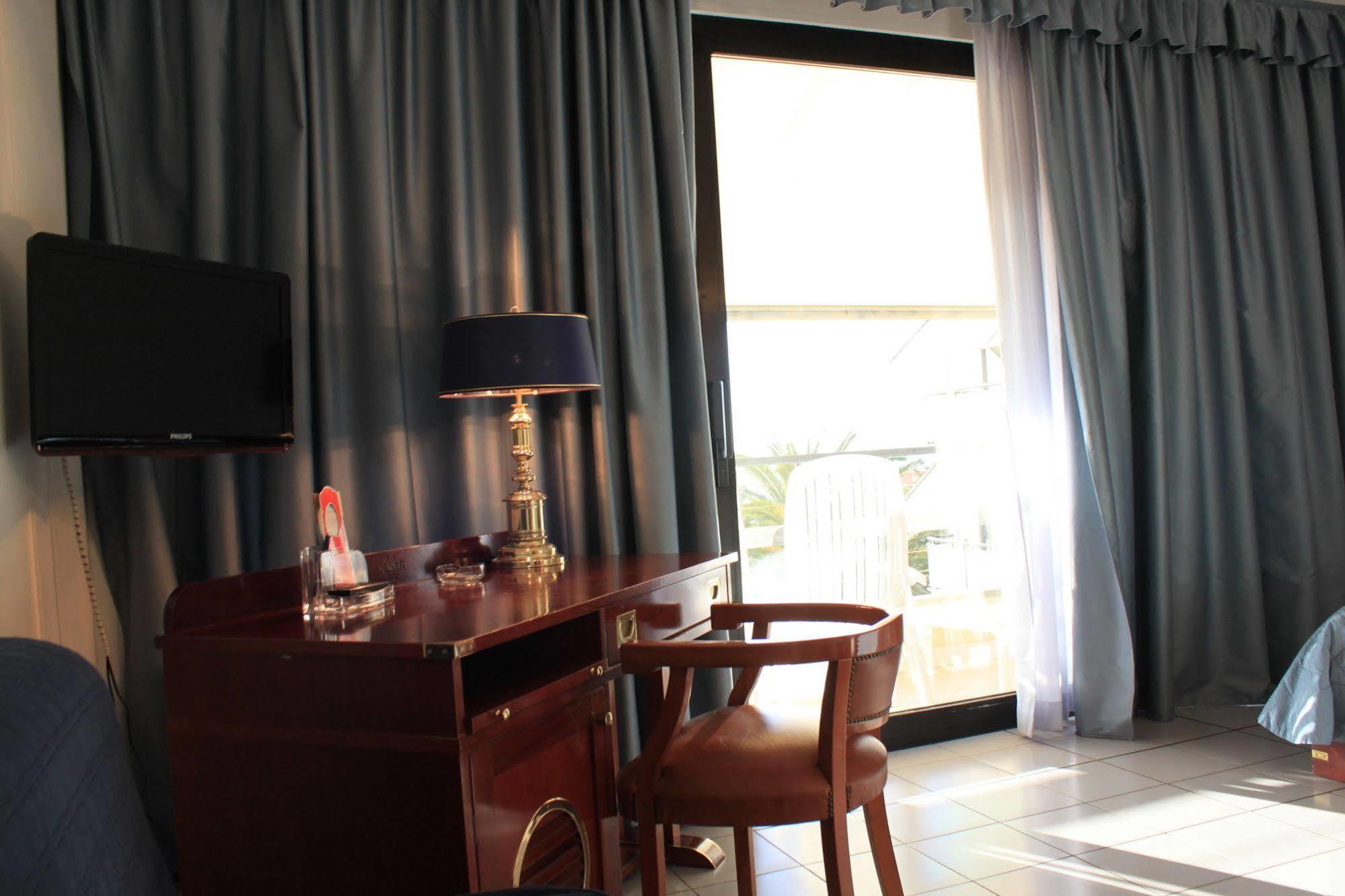 Hotel Caesar Residence & Spa ليدو دي كامايوري المظهر الخارجي الصورة