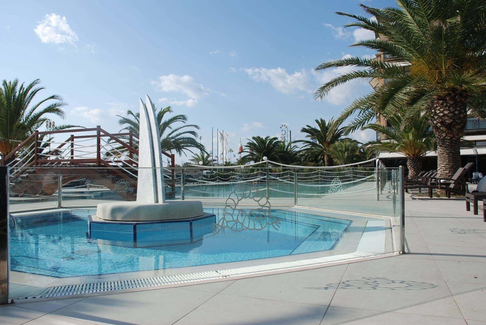 Hotel Caesar Residence & Spa ليدو دي كامايوري المظهر الخارجي الصورة
