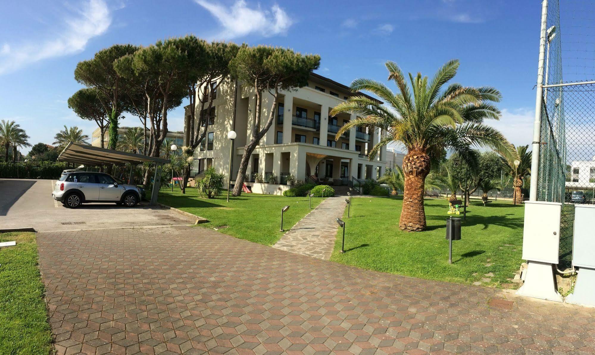 Hotel Caesar Residence & Spa ليدو دي كامايوري المظهر الخارجي الصورة