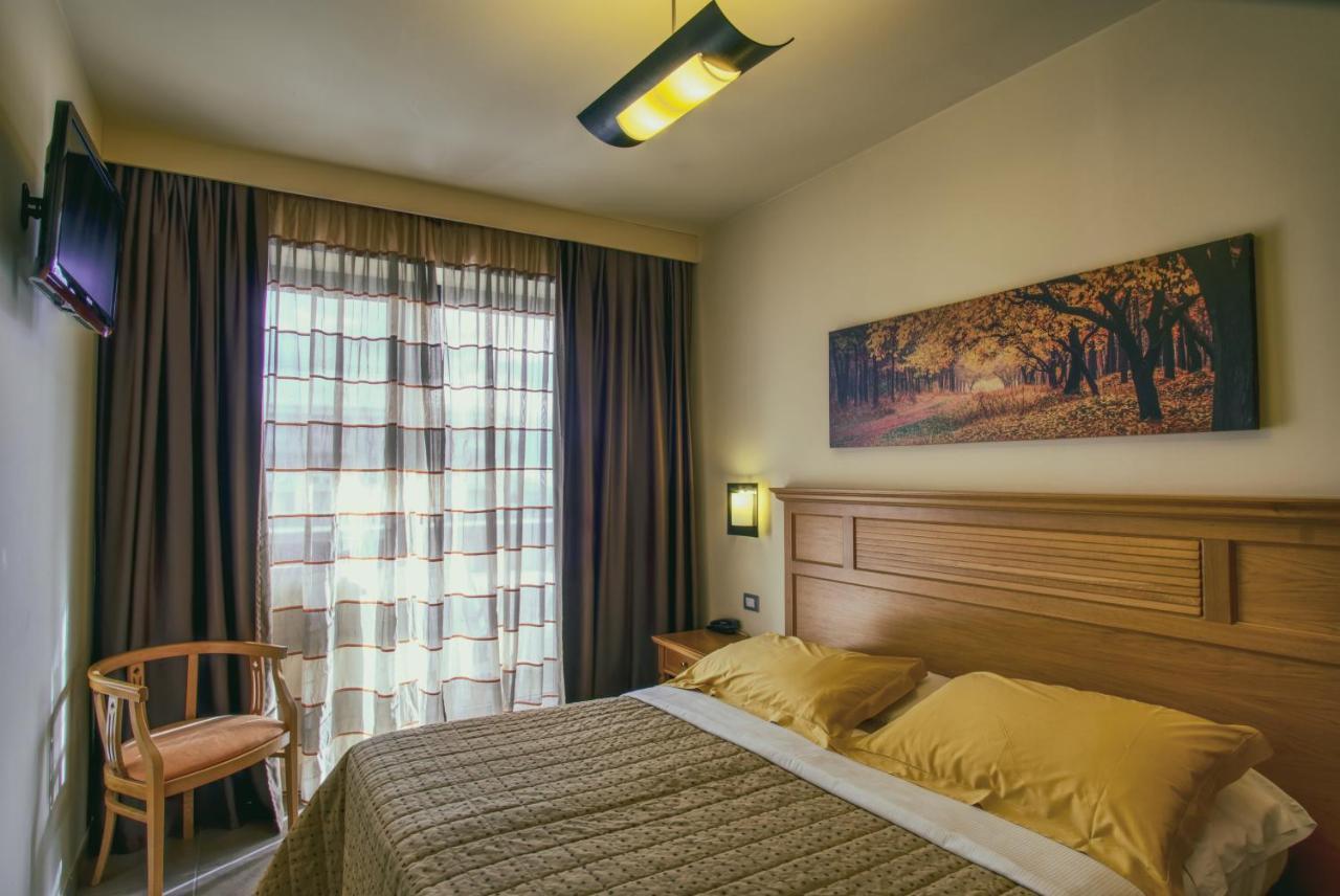 Hotel Caesar Residence & Spa ليدو دي كامايوري المظهر الخارجي الصورة