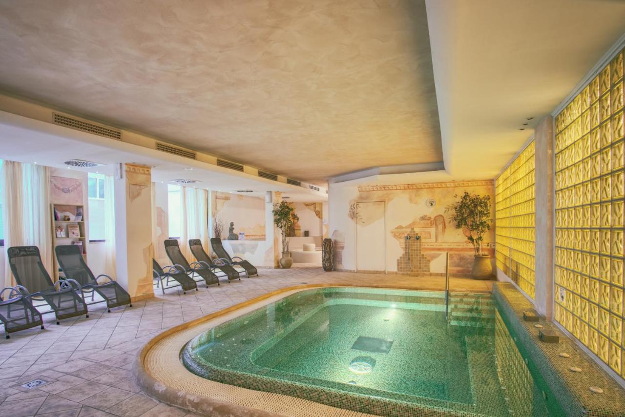 Hotel Caesar Residence & Spa ليدو دي كامايوري المظهر الخارجي الصورة